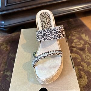 New- Never Worn- SBICCA Vixxen Animal Wedge